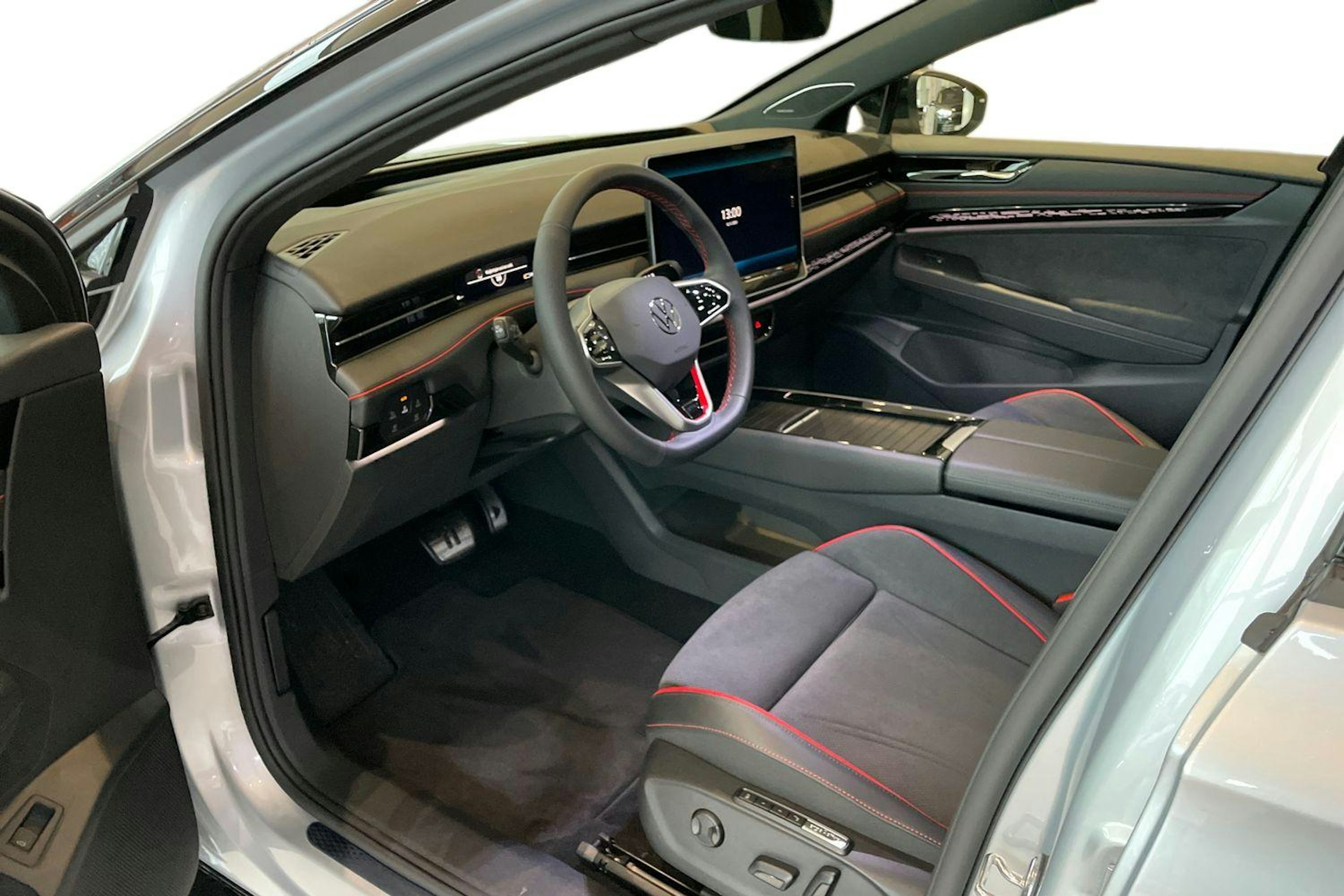 harmaa Volkswagen ID.7 2025 kuva 6.