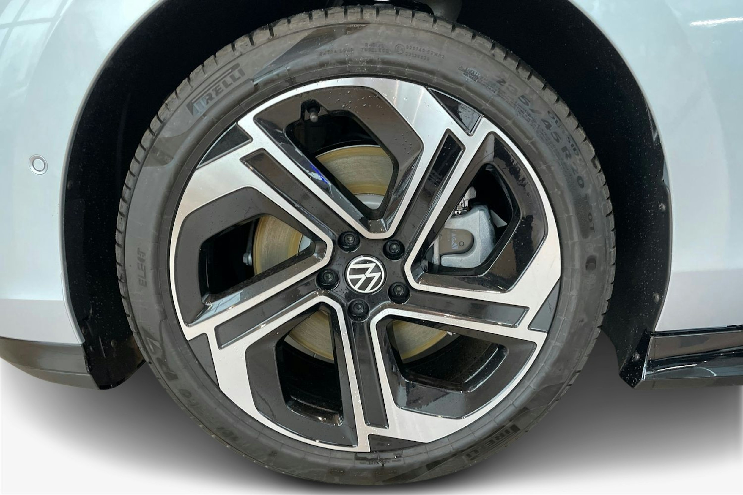 harmaa Volkswagen ID.7 2025 kuva 9.