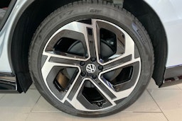 harmaa Volkswagen ID.7 2025 kuva 10.