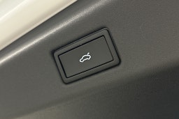 valkoinen Volkswagen ID.7 2025 kuva 15.
