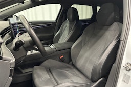 valkoinen Volkswagen ID.7 2025 kuva 18.