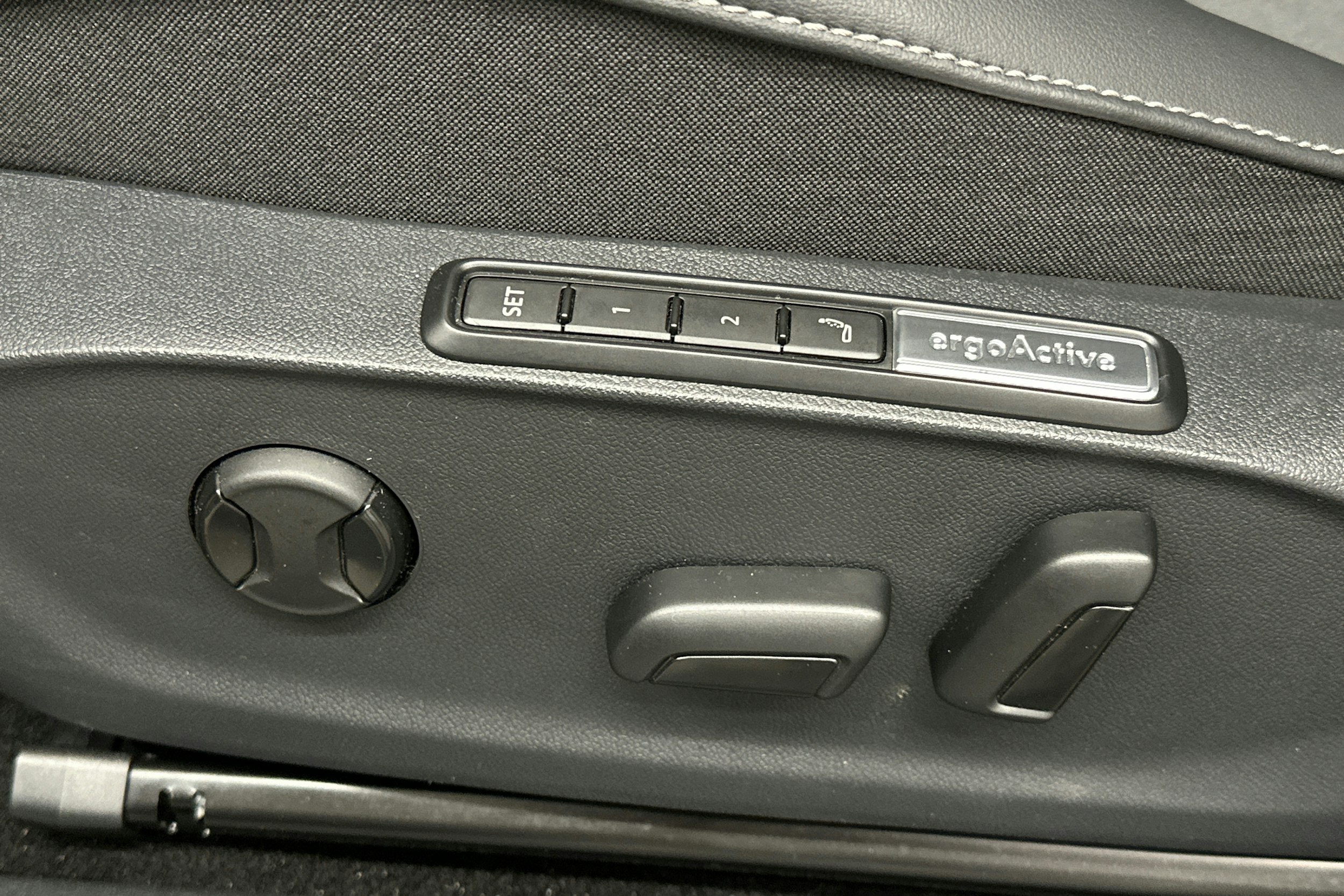 valkoinen Volkswagen ID.7 2025 kuva 19.