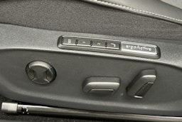 valkoinen Volkswagen ID.7 2025 kuva 19.