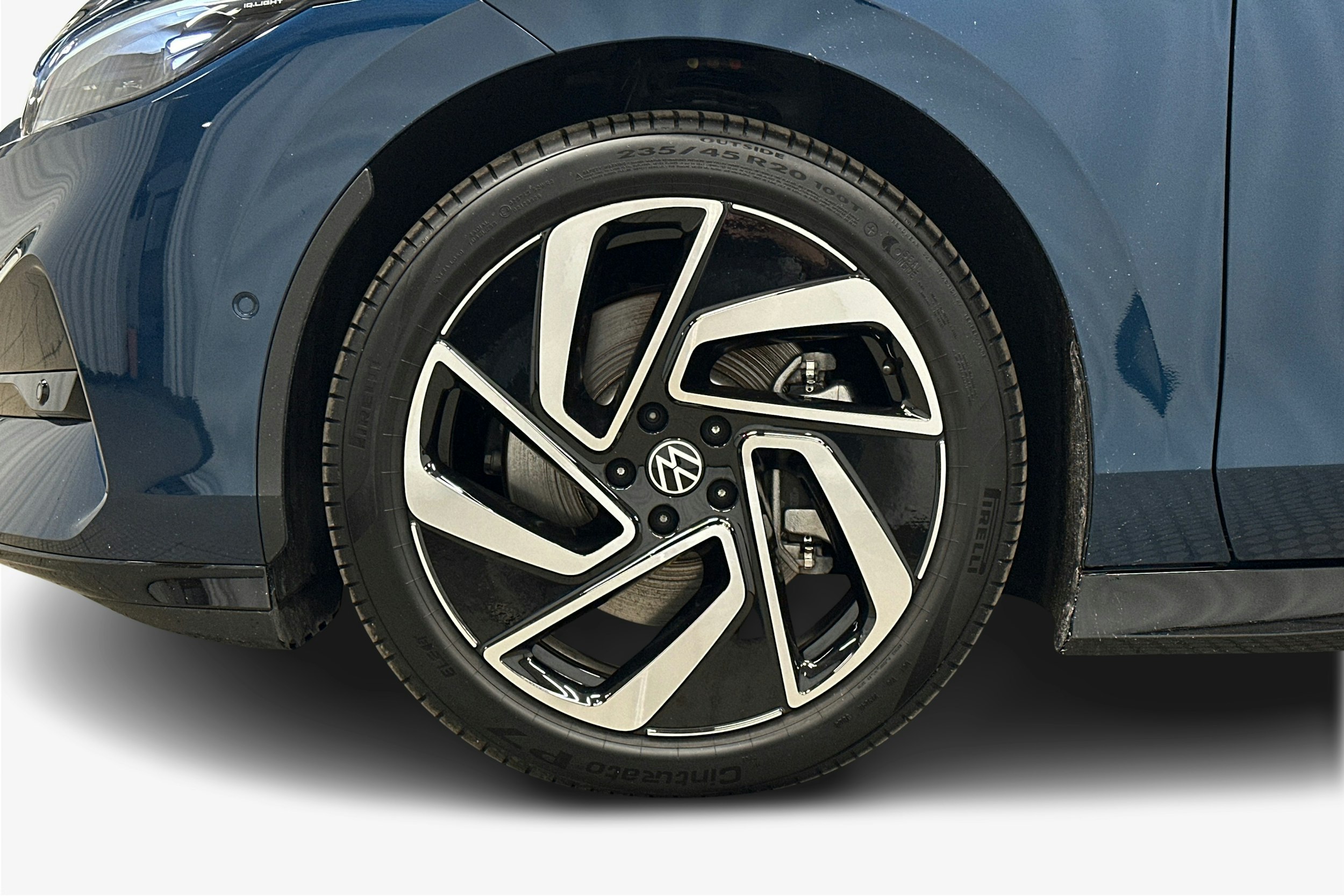sininen Volkswagen ID.7 2025 kuva 11.