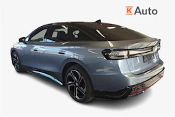 sininen Volkswagen ID.7 2025 kuva 3.