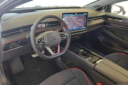 sininen Volkswagen ID.7 2025 kuva 8.