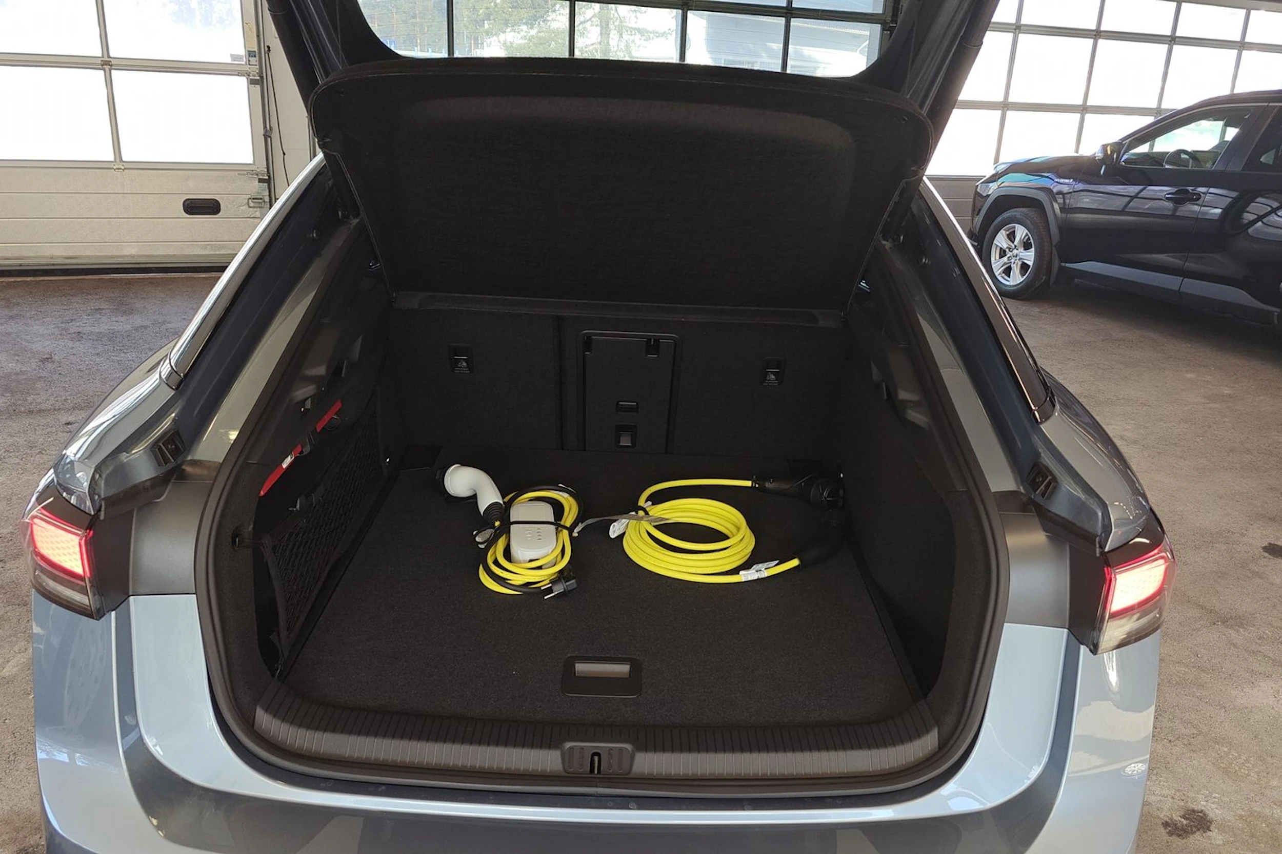 sininen Volkswagen ID.7 2025 kuva 13.