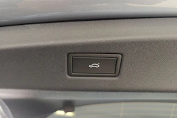 sininen Volkswagen ID.7 2025 kuva 16.