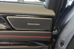 sininen Volkswagen ID.7 2025 kuva 17.