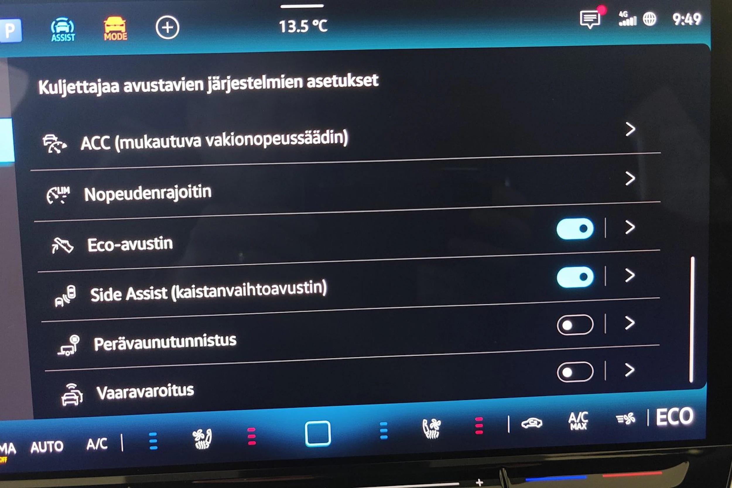 sininen Volkswagen ID.7 2025 kuva 22.