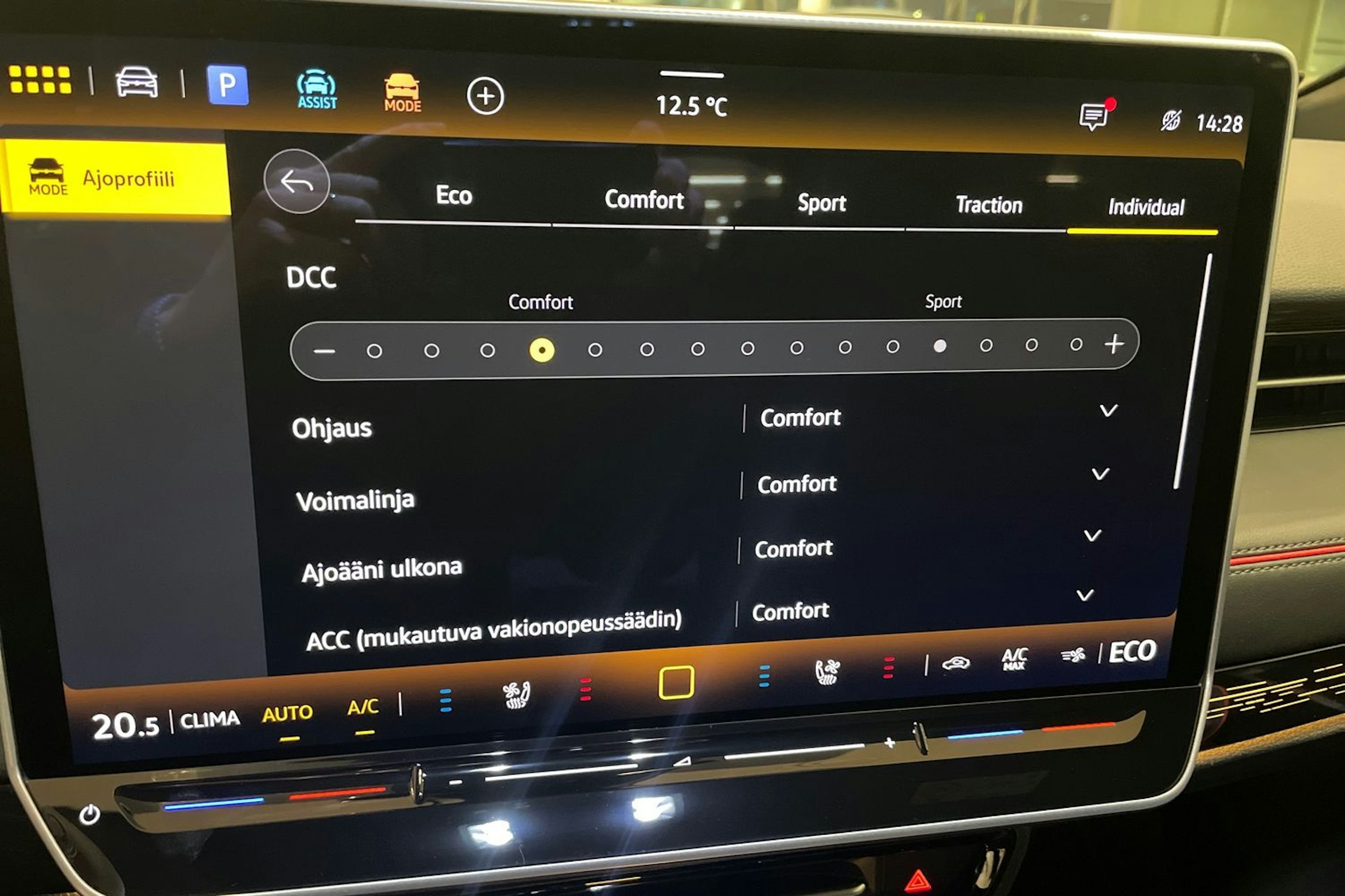 musta Volkswagen ID.7 2025 kuva 20.