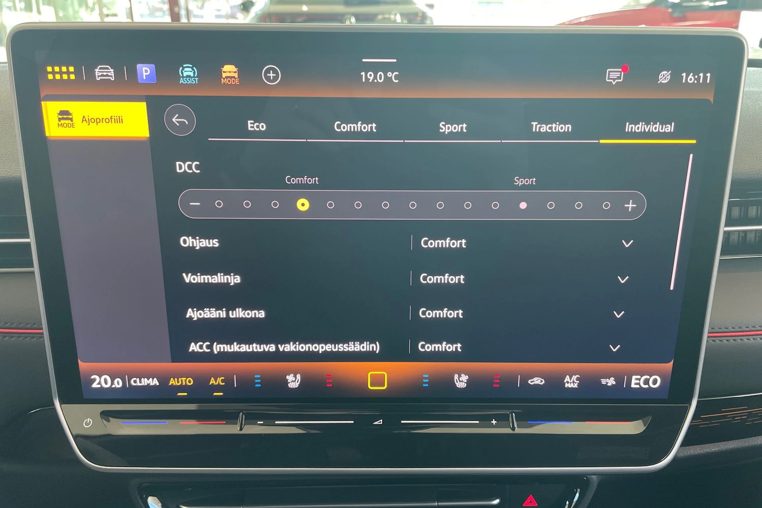 sininen Volkswagen ID.7 2025 kuva 15.