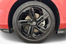 met. punainen Volkswagen ID.7 2025 kuva 8.