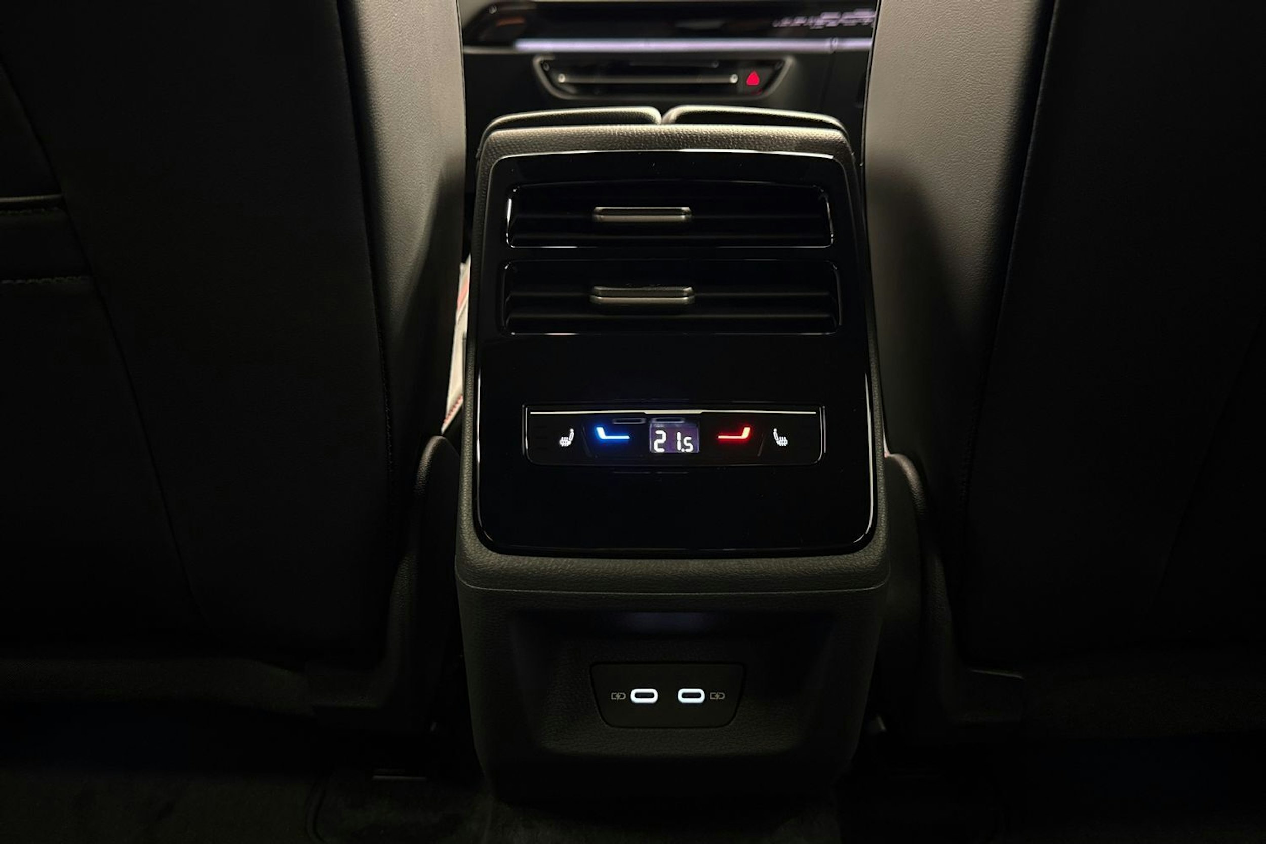 met. punainen Volkswagen ID.7 2025 kuva 9.