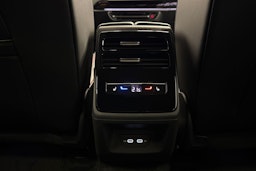 met. punainen Volkswagen ID.7 2025 kuva 9.