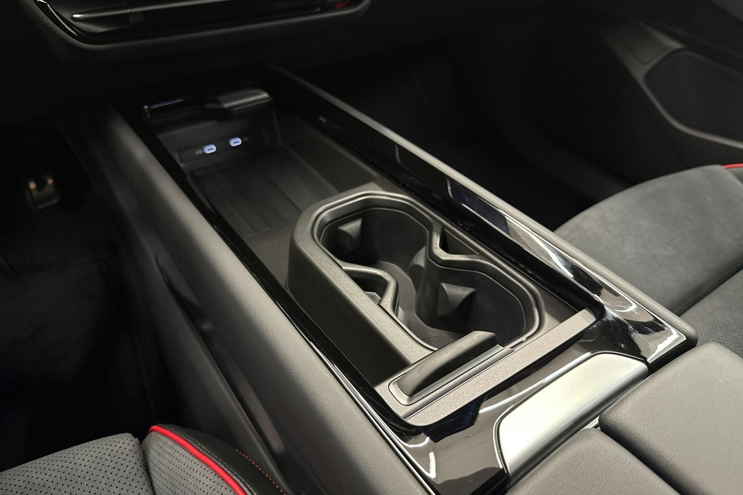 met. punainen Volkswagen ID.7 2025 kuva 16.