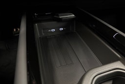 met. punainen Volkswagen ID.7 2025 kuva 17.