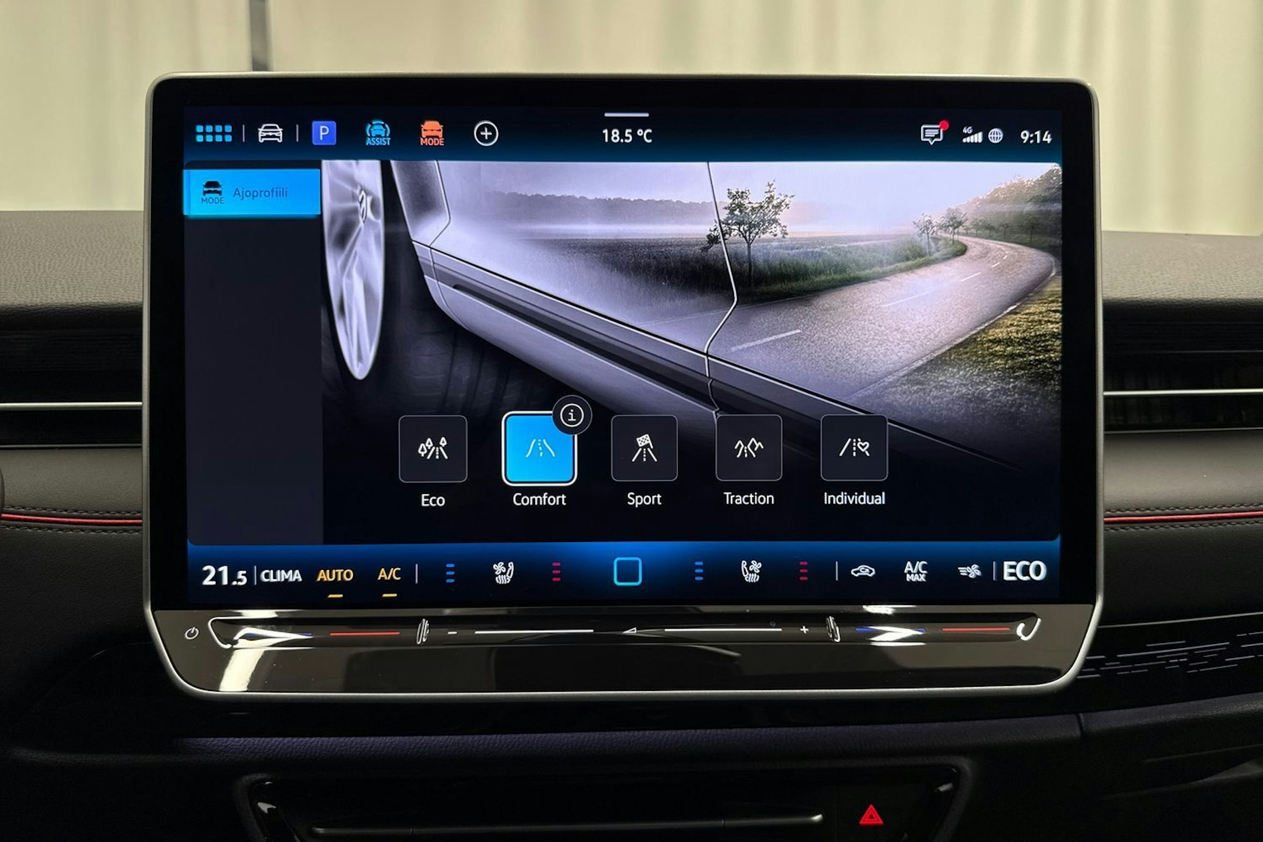 met. punainen Volkswagen ID.7 2025 kuva 23.