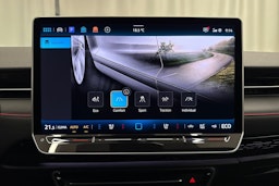 met. punainen Volkswagen ID.7 2025 kuva 23.