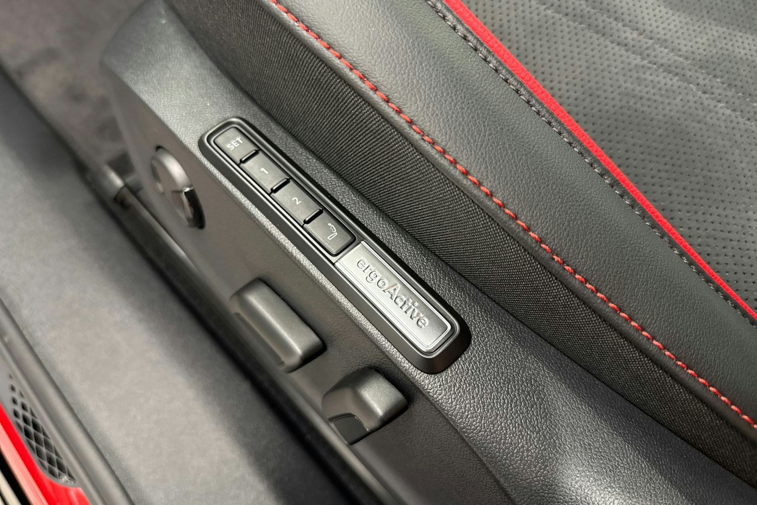 met. punainen Volkswagen ID.7 2025 kuva 28.