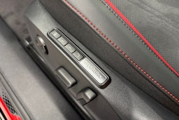 met. punainen Volkswagen ID.7 2025 kuva 28.