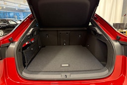 met. punainen Volkswagen ID.7 2025 kuva 32.