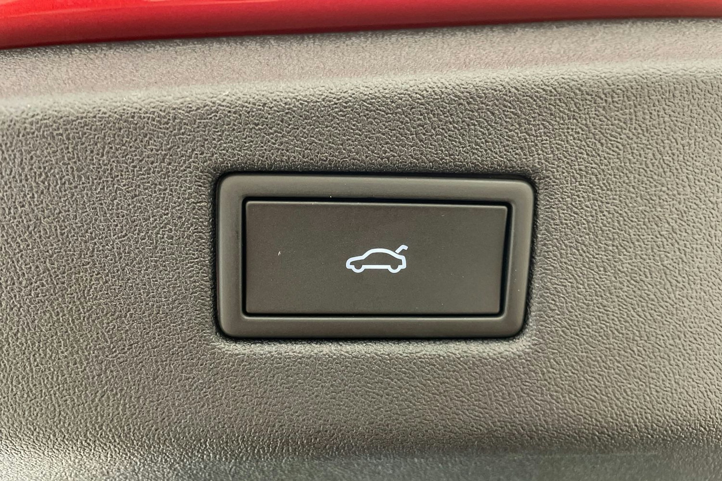 punainen Volkswagen ID.7 2025 kuva 15.