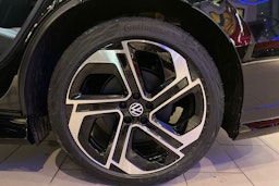 met. musta Volkswagen ID.7 2025 kuva 10.