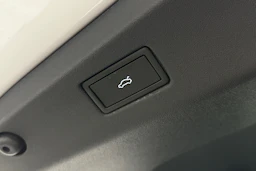 valkoinen Volkswagen ID.7 2025 kuva 16.