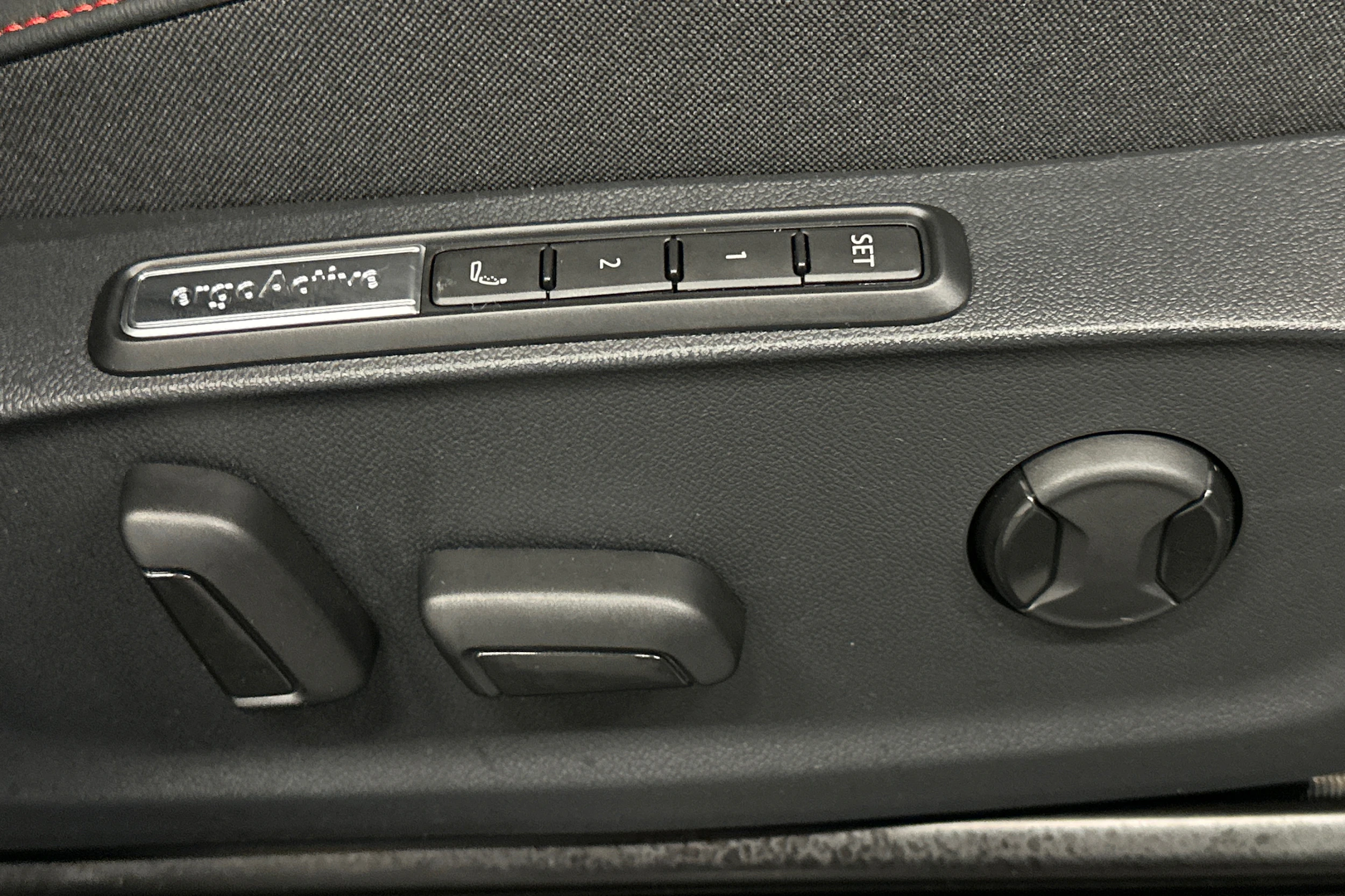 valkoinen Volkswagen ID.7 2025 kuva 21.