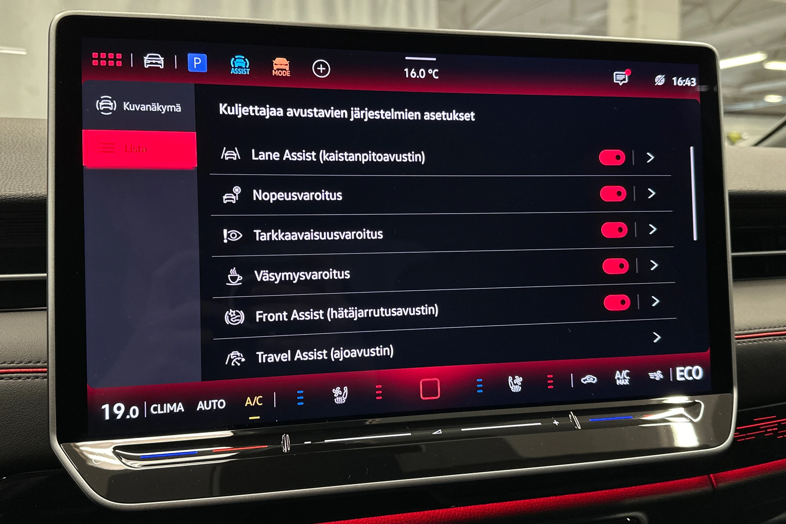 valkoinen Volkswagen ID.7 2025 kuva 31.