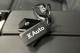 valkoinen Volkswagen ID.7 2025 kuva 40.