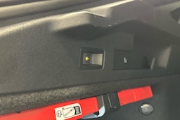 punainen Volkswagen ID.7 2025 kuva 26.