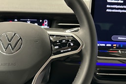 sininen Volkswagen ID.7 2025 kuva 10.