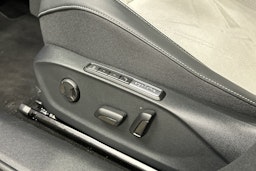 sininen Volkswagen ID.7 2025 kuva 26.