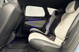 sininen Volkswagen ID.7 2025 kuva 27.