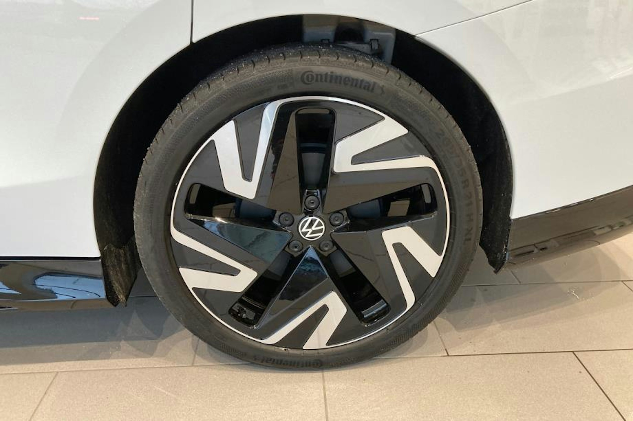 valkoinen Volkswagen ID.7 2025 kuva 10.