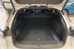 valkoinen Volkswagen ID.7 2025 kuva 18.