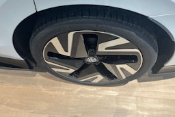 valkoinen Volkswagen ID.7 2025 kuva 10.