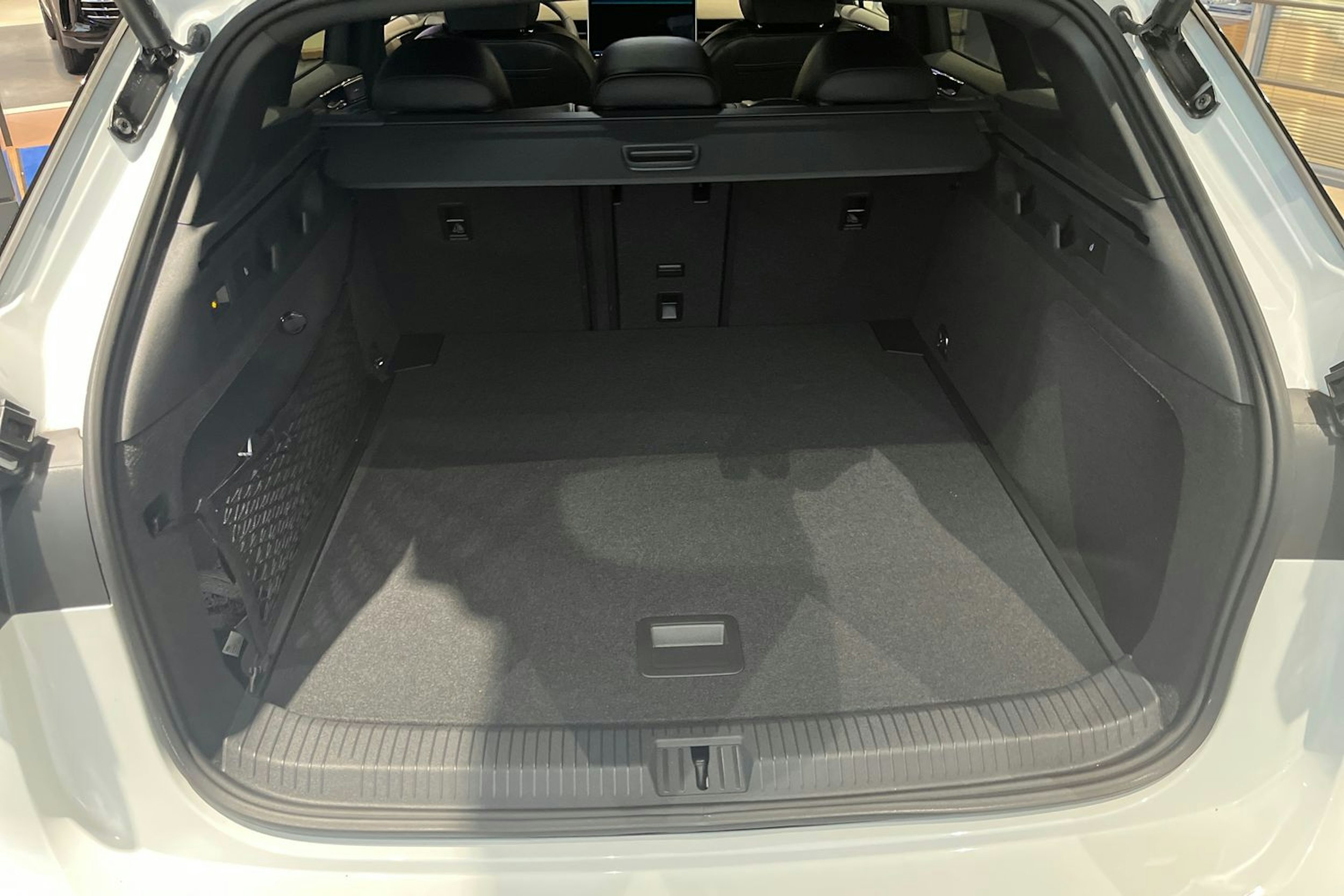 valkoinen Volkswagen ID.7 2025 kuva 11.