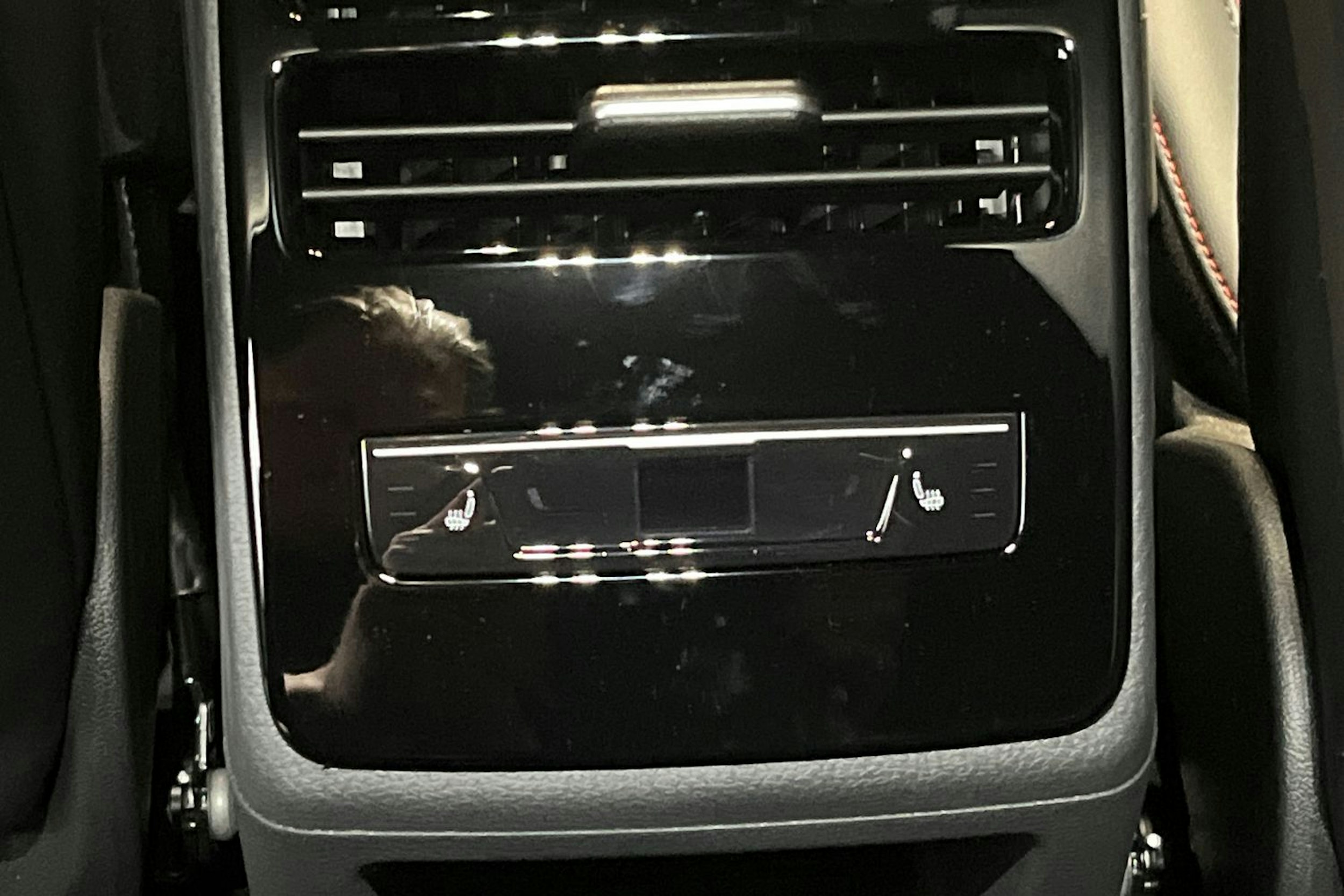 valkoinen Volkswagen ID.7 2025 kuva 13.