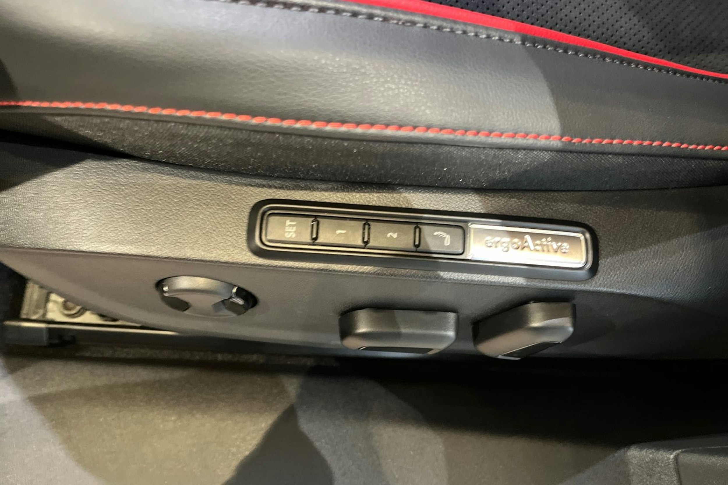 valkoinen Volkswagen ID.7 2025 kuva 14.