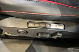 valkoinen Volkswagen ID.7 2025 kuva 14.