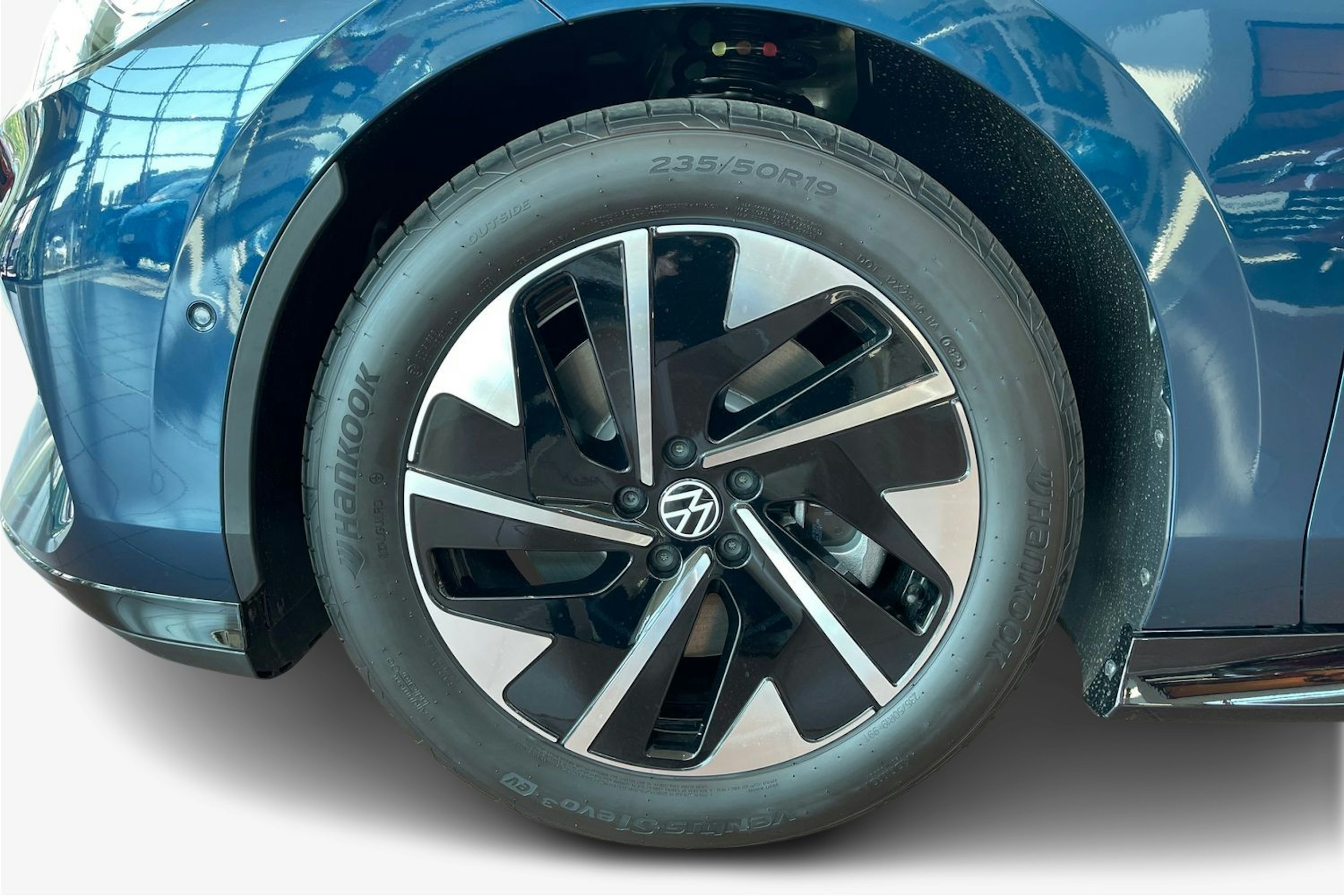 sininen Volkswagen ID.7 2025 kuva 9.