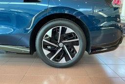 sininen Volkswagen ID.7 2025 kuva 10.