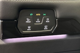 punainen Volkswagen ID.7 2025 kuva 16.