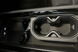 punainen Volkswagen ID.7 2025 kuva 26.