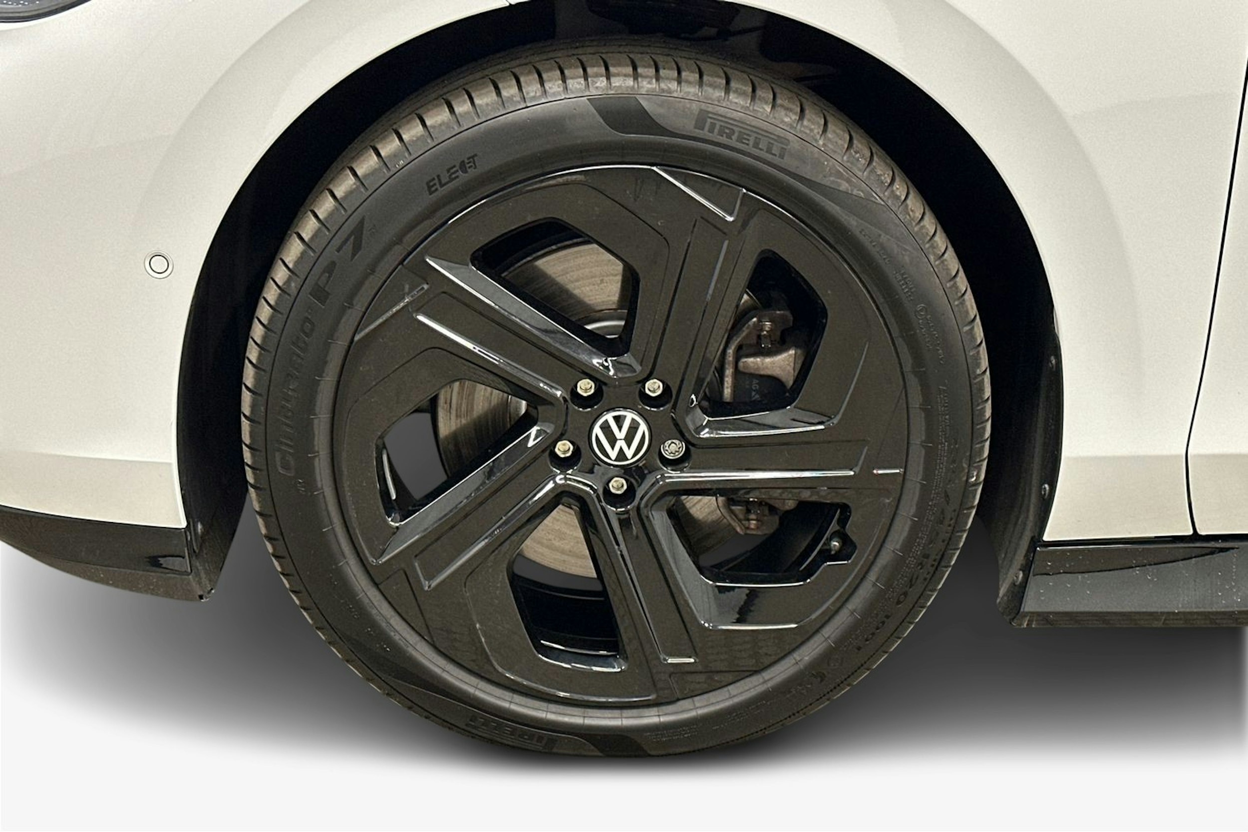 valkoinen Volkswagen ID.7 2025 kuva 11.