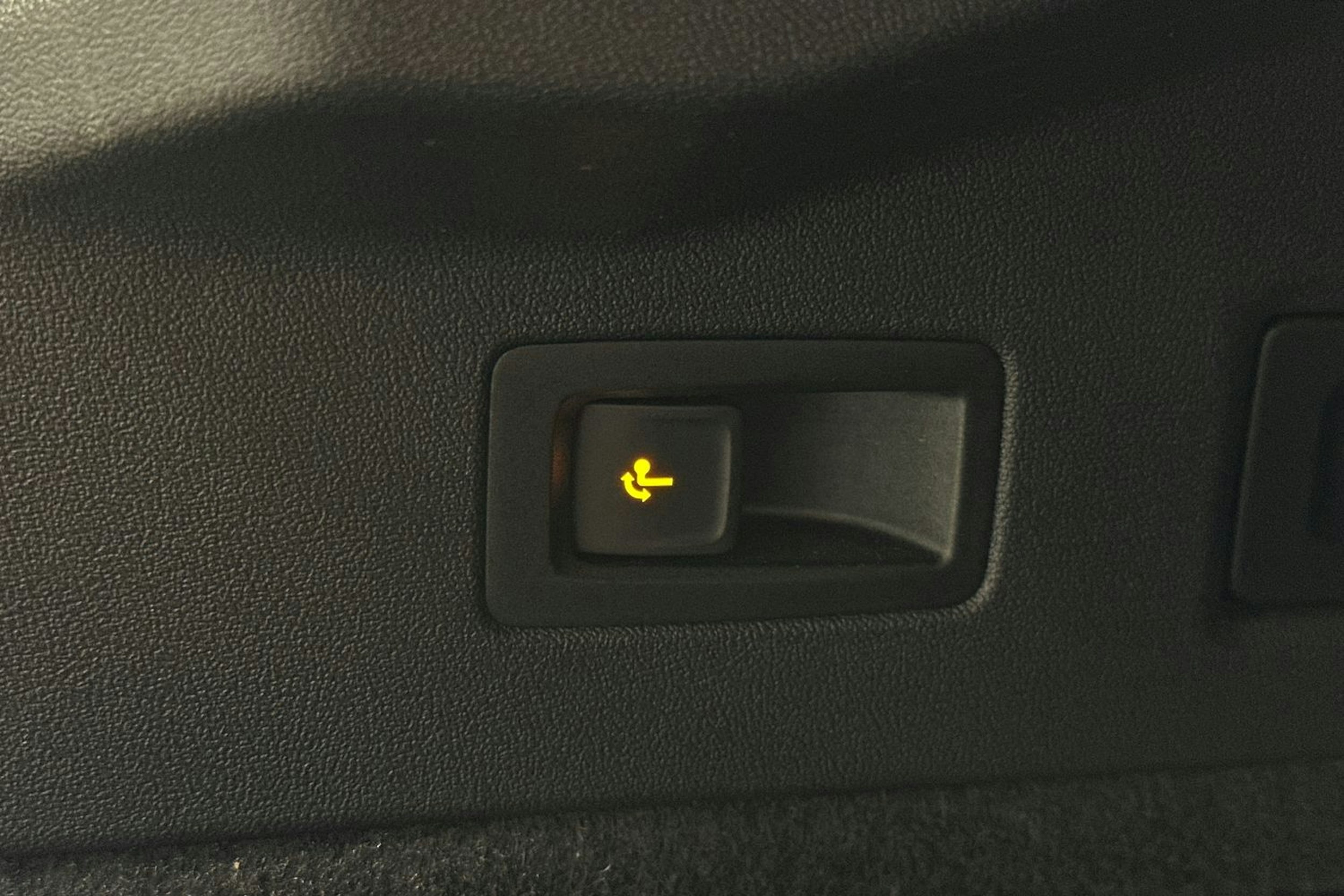 valkoinen Volkswagen ID.7 2025 kuva 15.