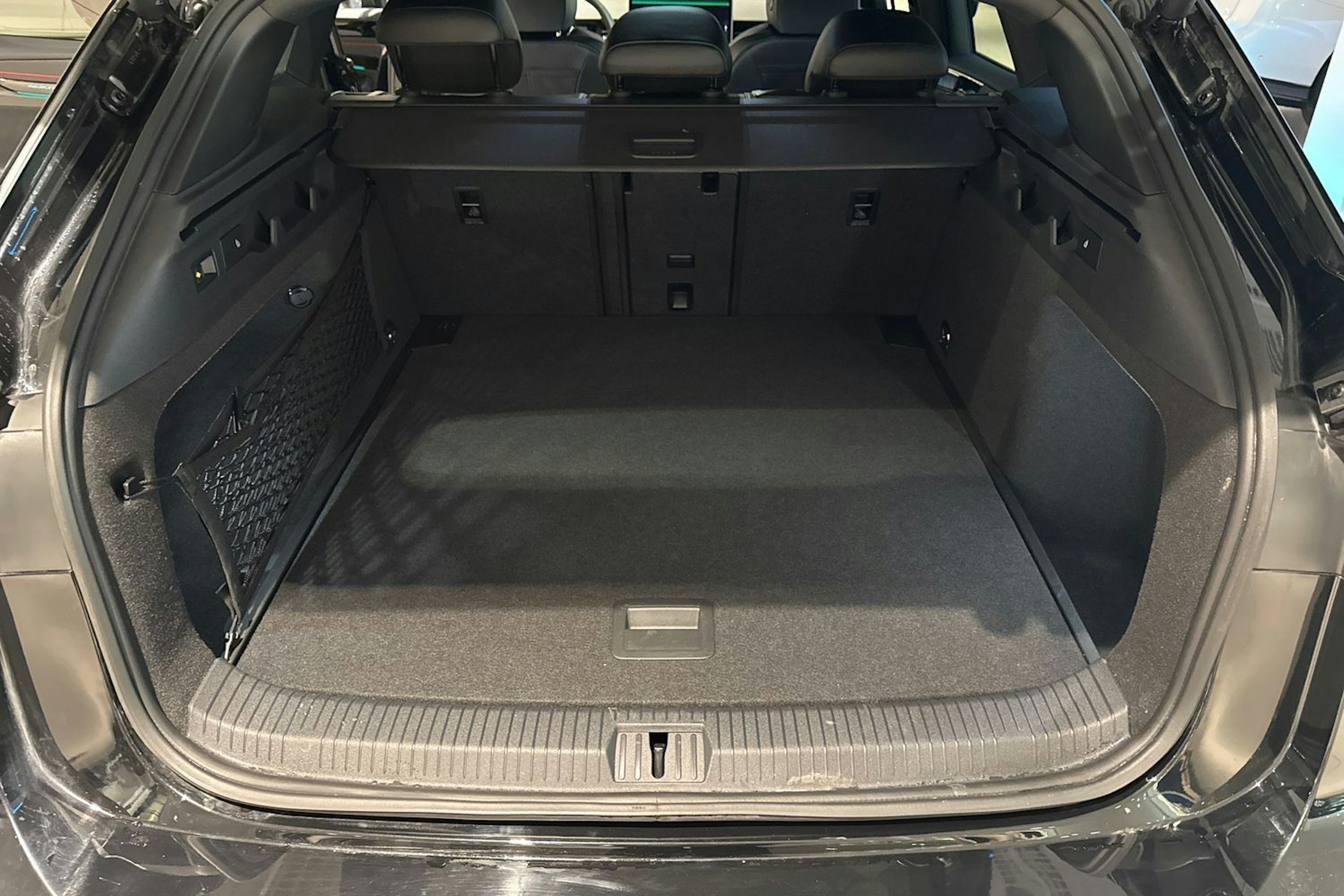 musta Volkswagen ID.7 2025 kuva 13.